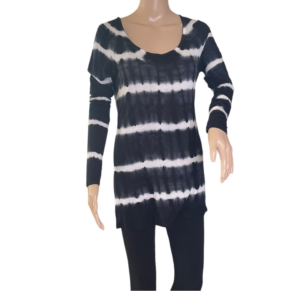 T-PARTY Black & White L/S Tie Dyed Tunic w Wide Round Neck. Very Nice Fabric   M